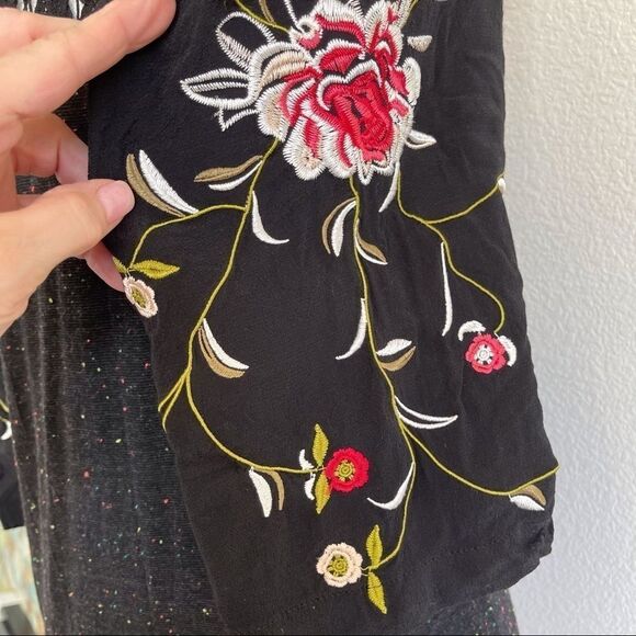 Gimmicks by BKE Black Embroidered Sleeve Top-Small - Picture 7 of 13